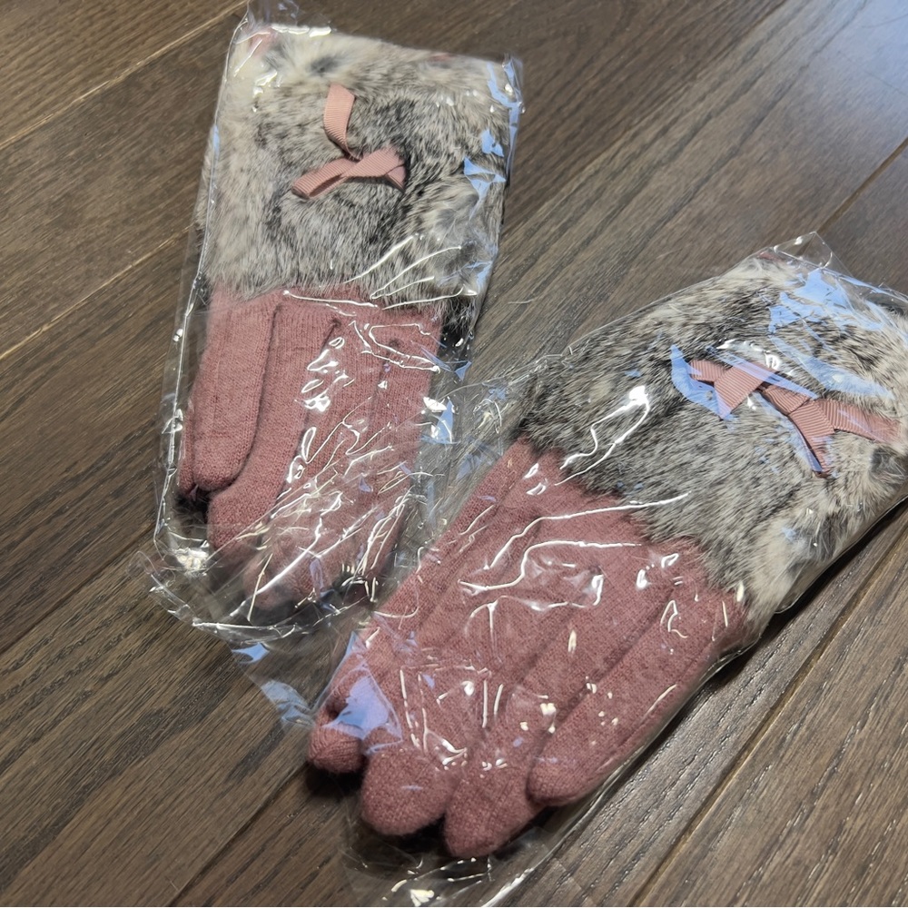 Gloves - Picture 9 of 14